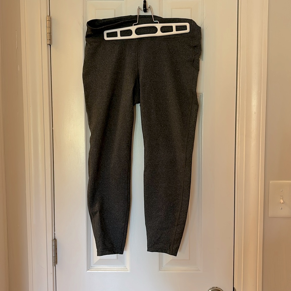 Gap fit cropped leggings